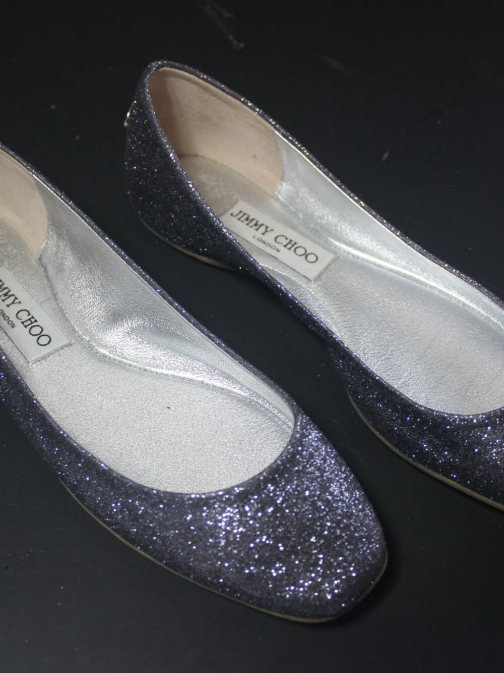 NWOB JIMMY CHOO  SILVER/METALLIC GRAY GLITTER BALLET FLATS SZ ( 37) SZ 7